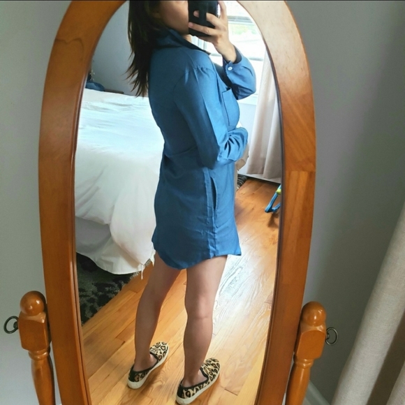 Chambray dress w/pockets - Picture 2 of 3